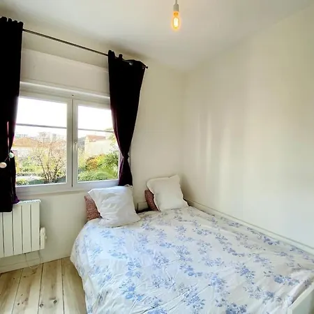 Charming, Quiet House 7 Minutes Walk From Center Hébergement de vacances *