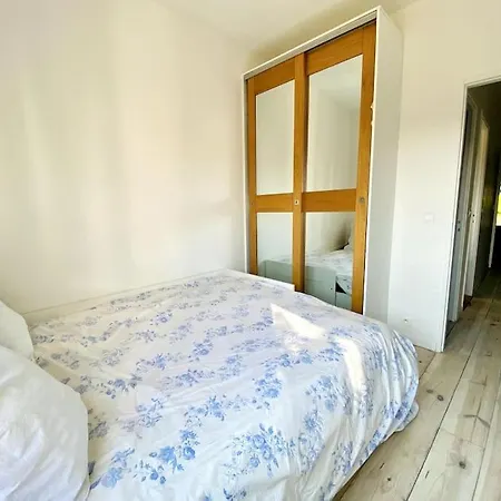 Charming, Quiet House 7 Minutes Walk From Center Hébergement de vacances