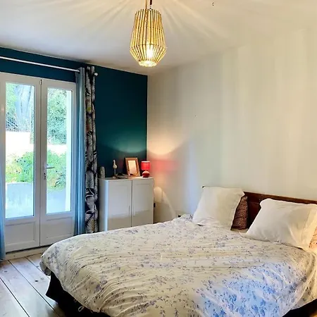 Hébergement de vacances Charming, Quiet House 7 Minutes Walk From Center *